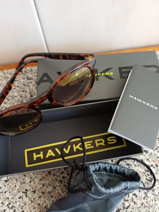 Óculos novos HAWKERS 10 euros.