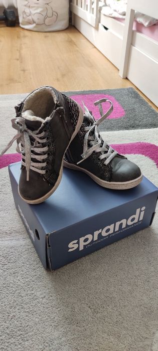 Buty na jesień-zimę dla dziewczynki roz.27