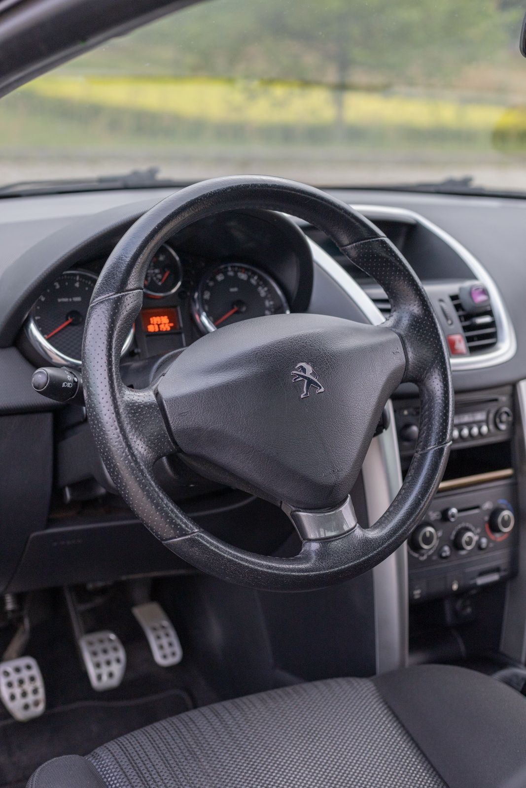 Sprzedam auto peugeot 206 cc