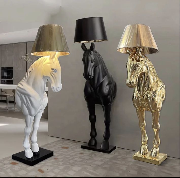 Lampa podłogowa Horse