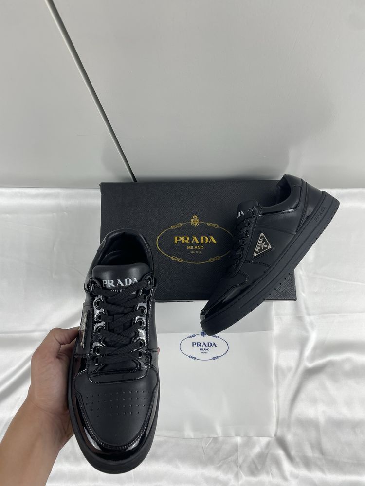 Prada Downtown Black tamanho 42