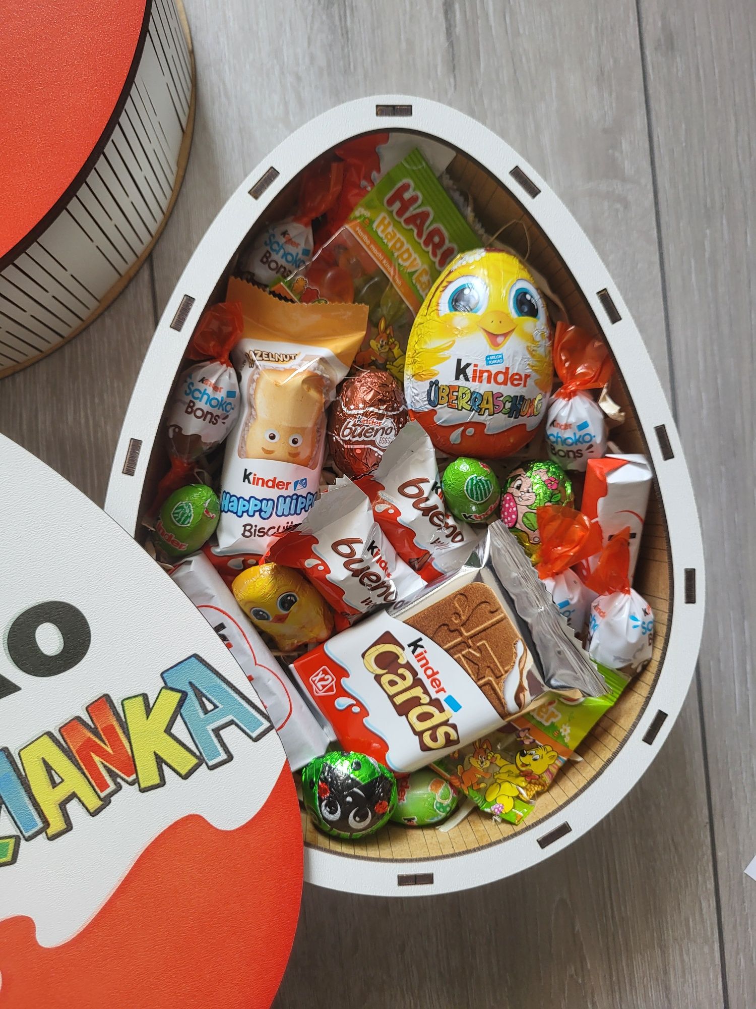 Jajka niespodzianki wielkanocne, prezent dla dziecka