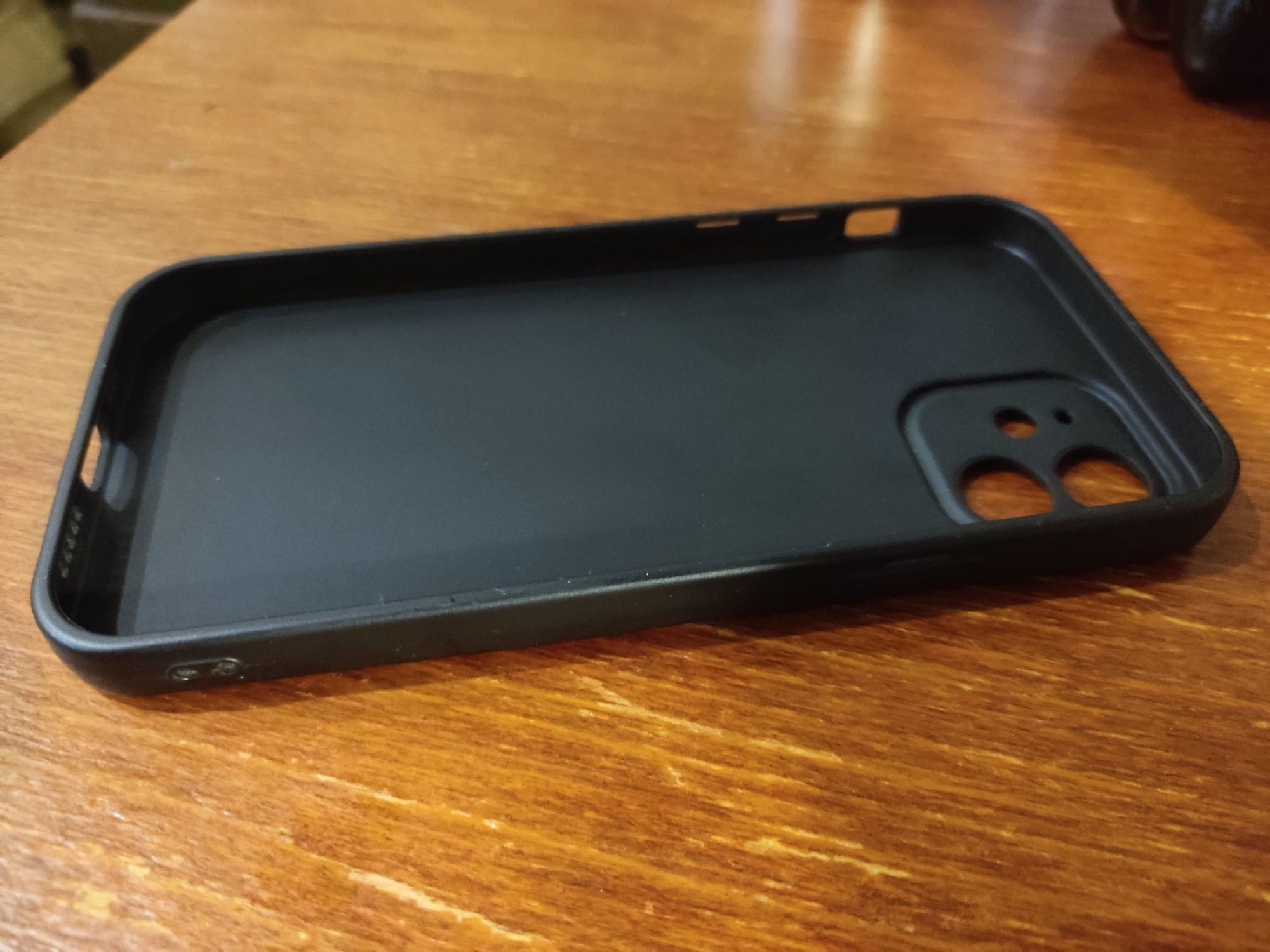 Бампер чехол на iPhone 11