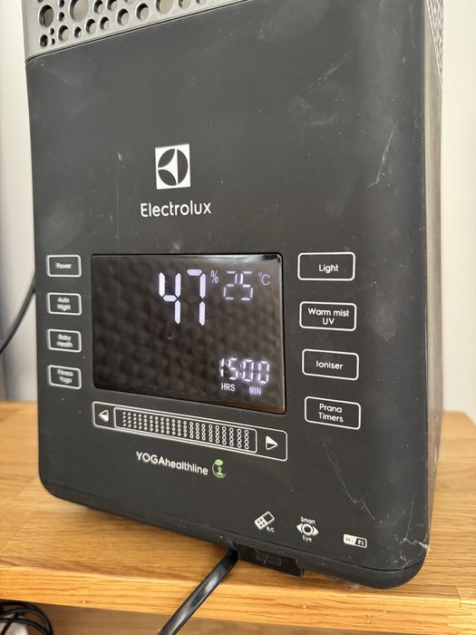 Зволожувач повітря Electrolux YOGAhealthline EHU 381OD