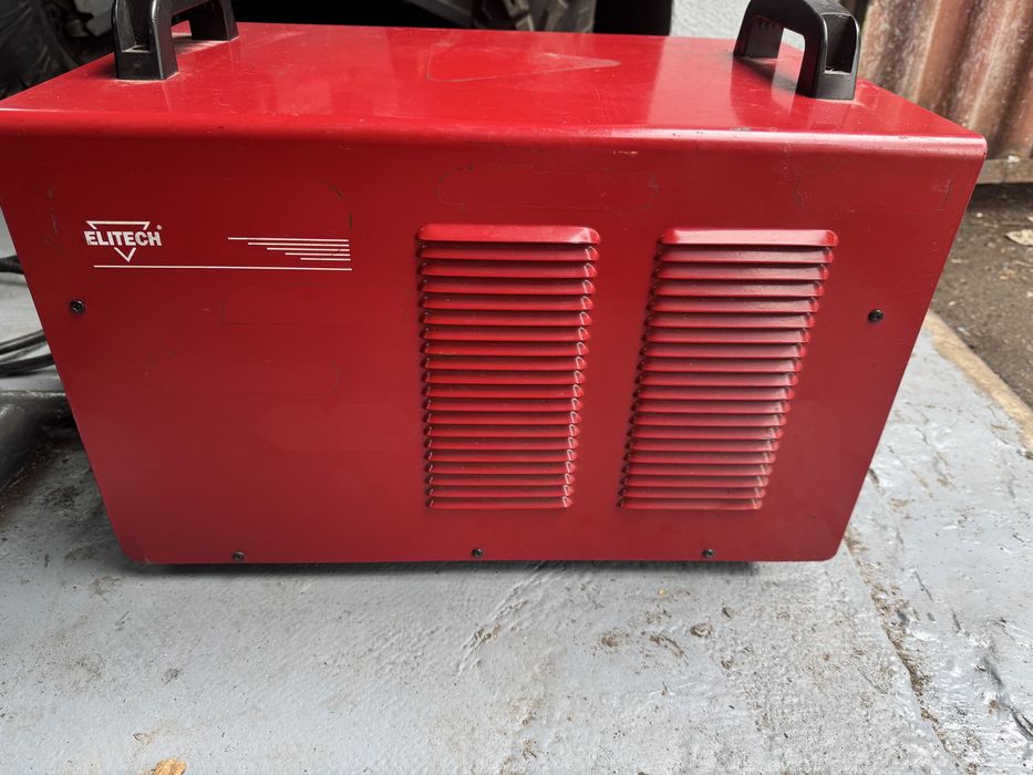 Аргонодуговий зварювальний арарат