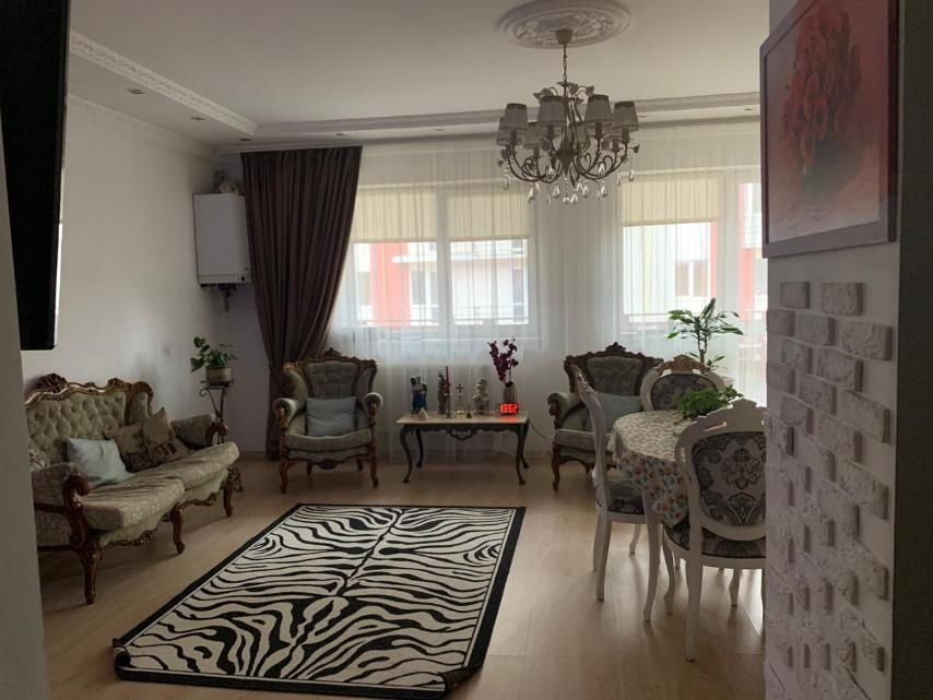 Продам котедж з ремонтом та меблями 160 м², 4 кім., Ременів Терміново