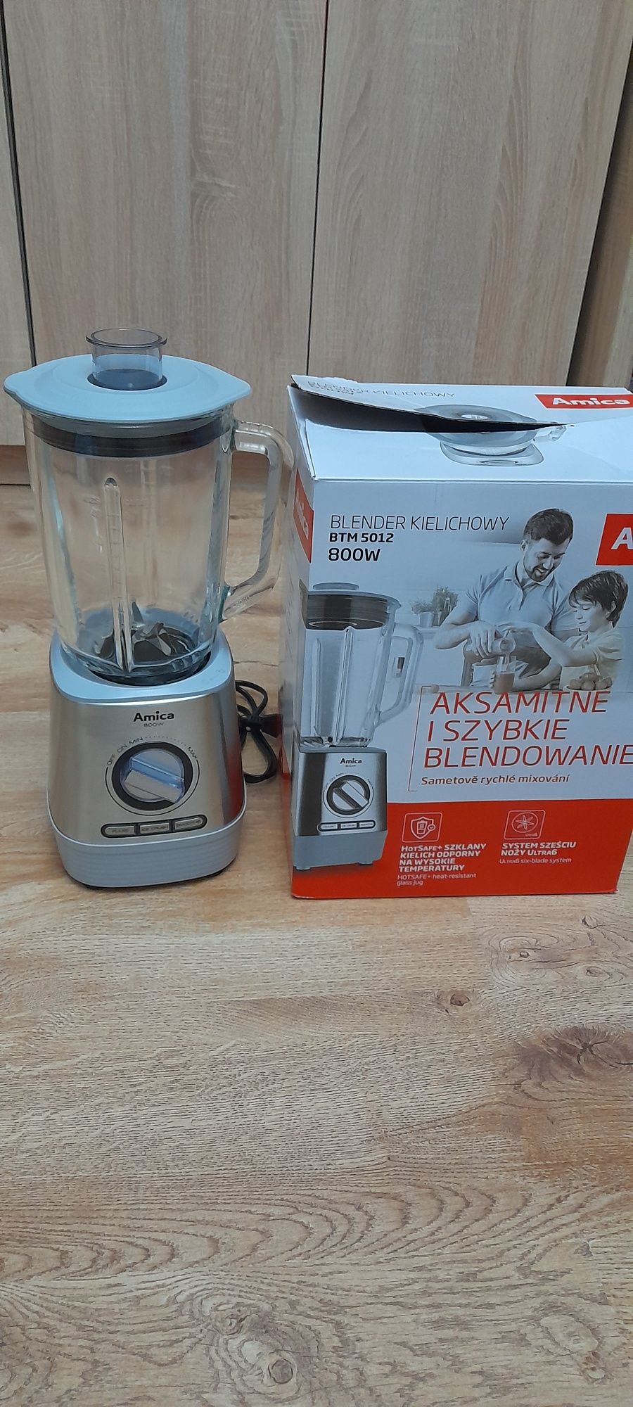 Blender kielichowy Amica BTM5012