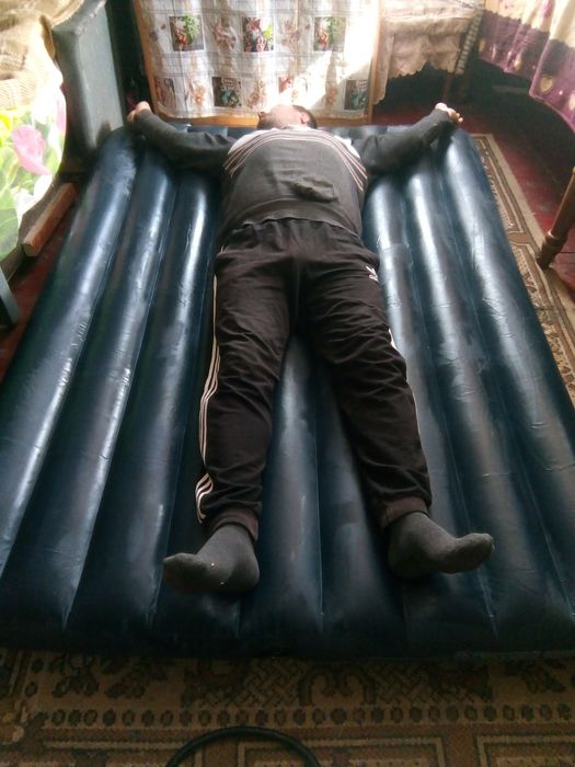 Продам надувний матрац 2 метра на 1,40