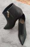 Tommy Hilfiger – leather ankle boots