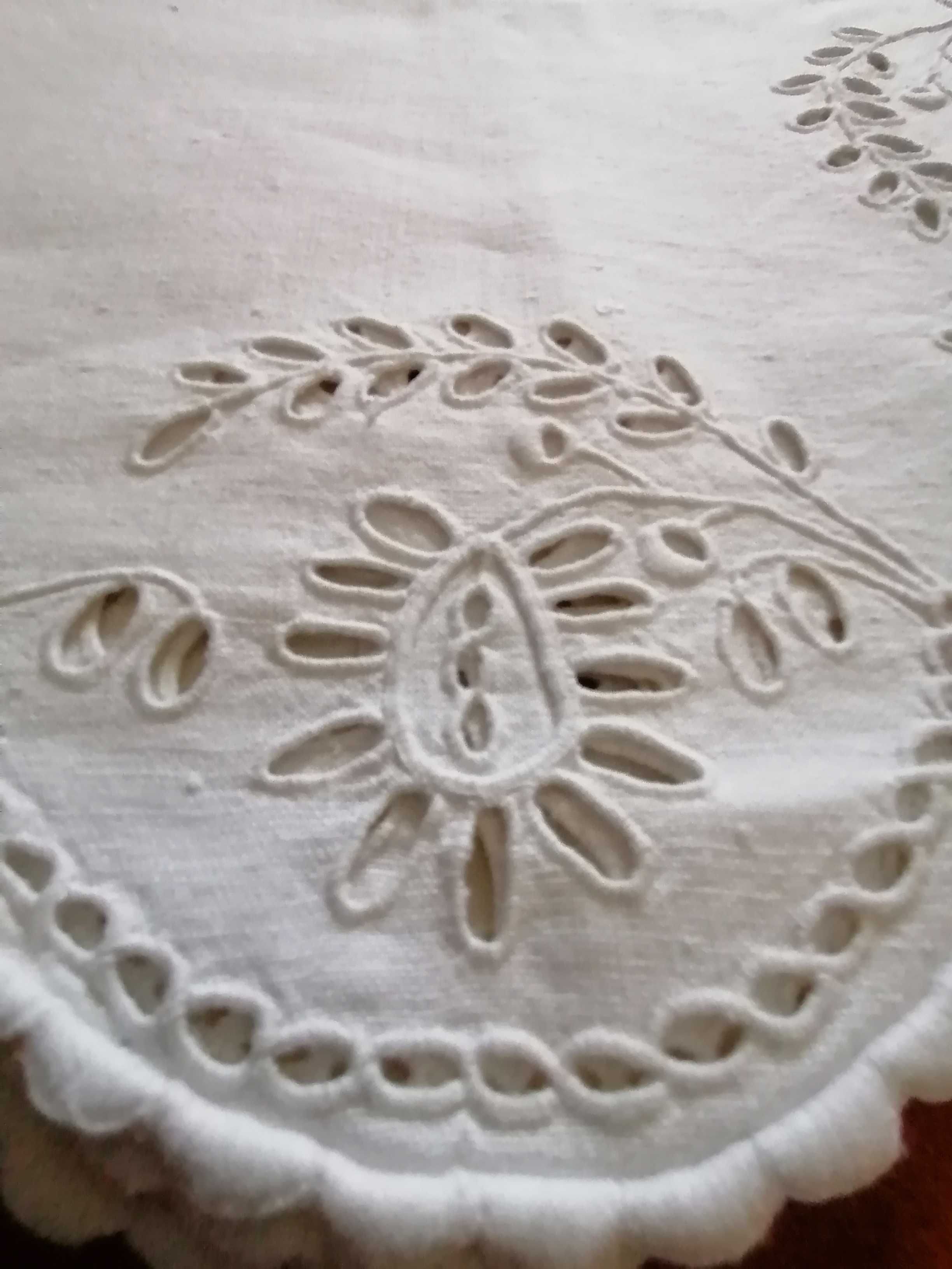 Lençol em linho caseiro com mais de 150 anos