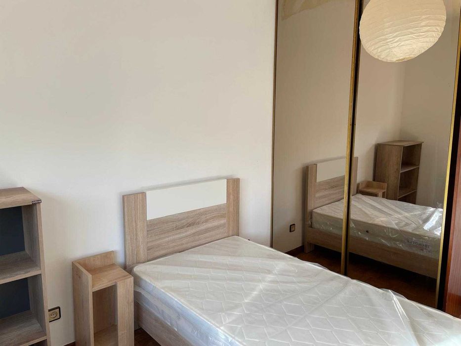 2 Camas individuais novas com colchão incluído