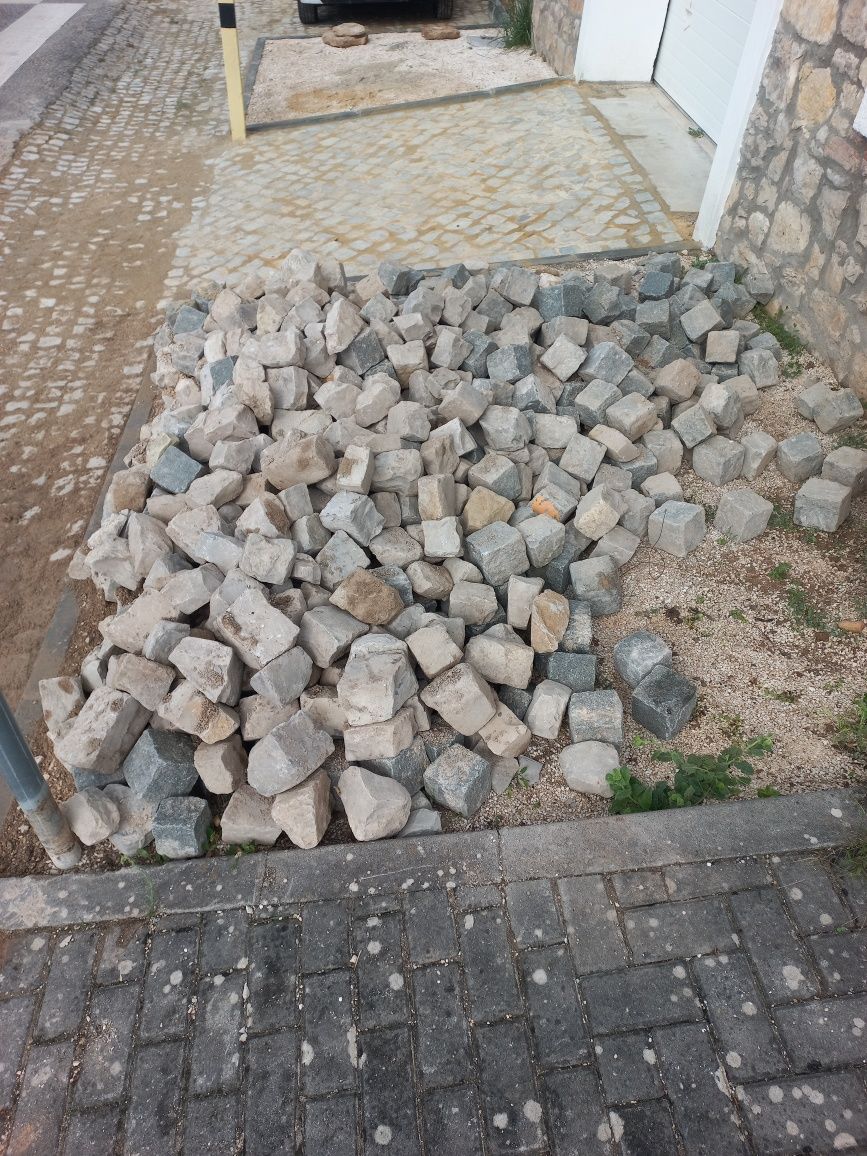 Pedra calcada grossa
