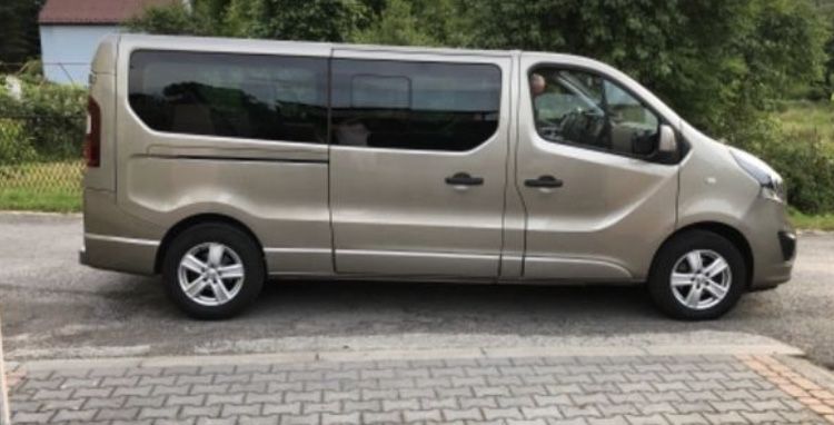 Wynajem Bus 9 osób  Wakacje OPEL VIVARO LONG 2017