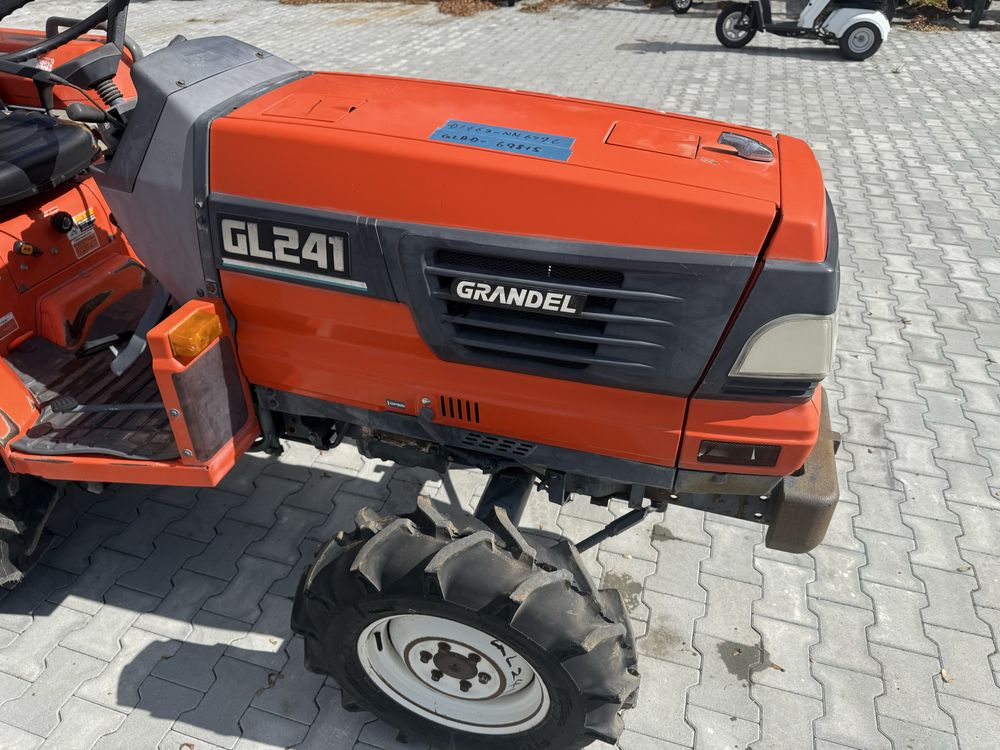Японський трактор Kubota GL241