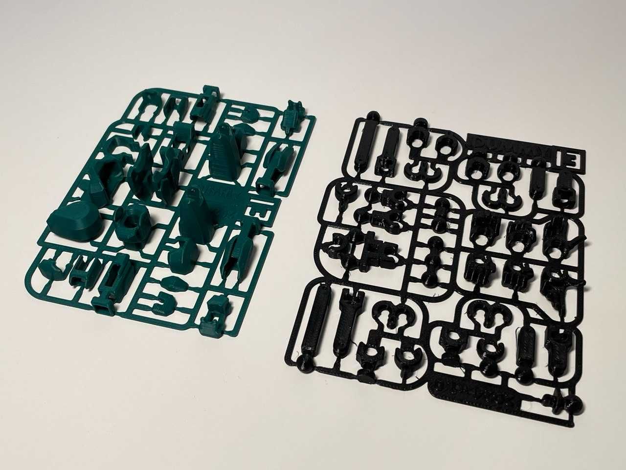 DUMMY 13 ruchoma figurka robot, druk 3D