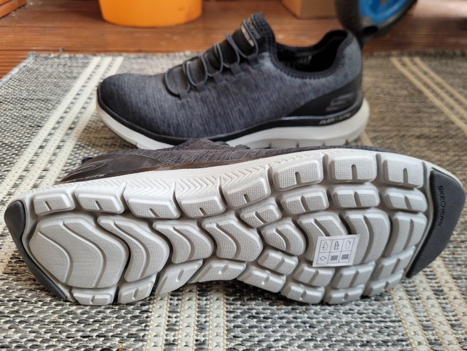 Skechers Flex Advantage / Nowe / EUR 42 US 9