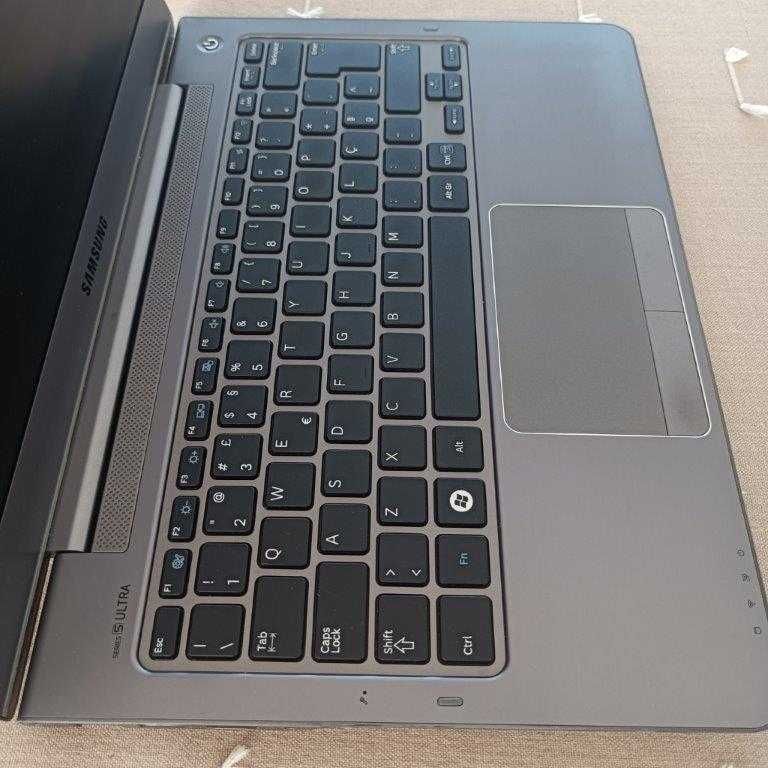 Samsung NP530U - i5