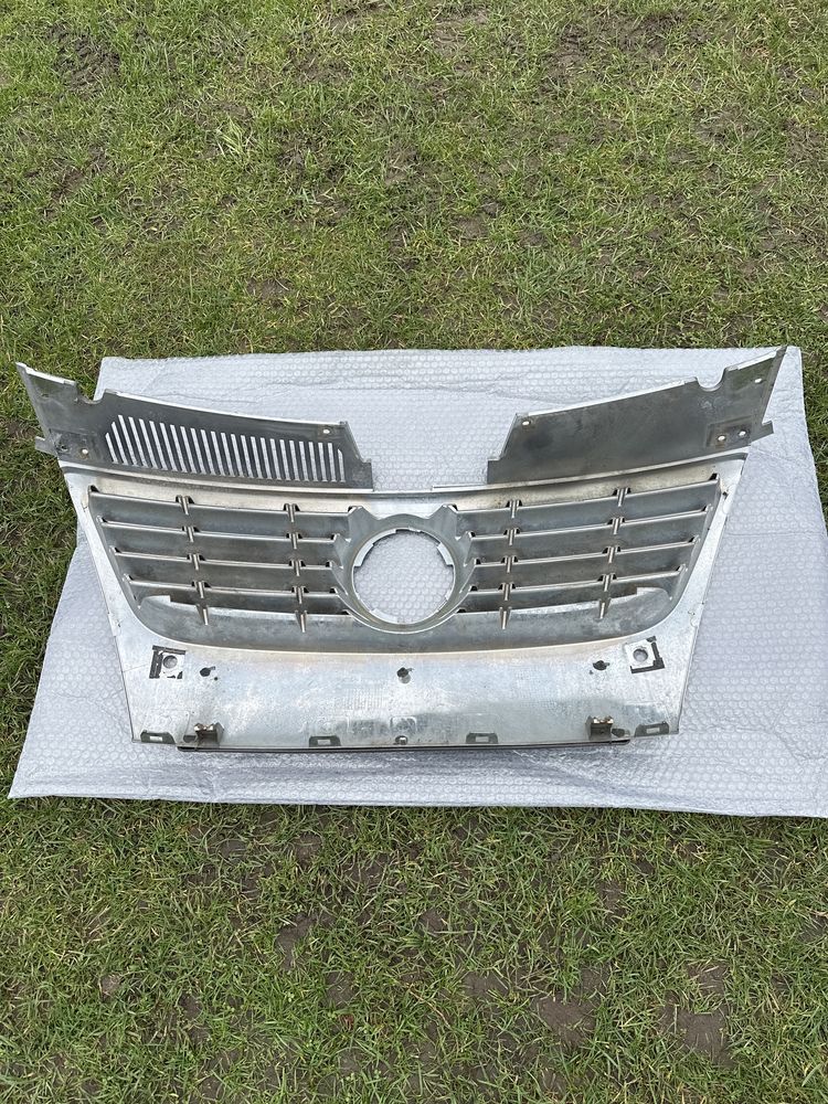 Grill atrapa Passat B6 znaczek 15cm