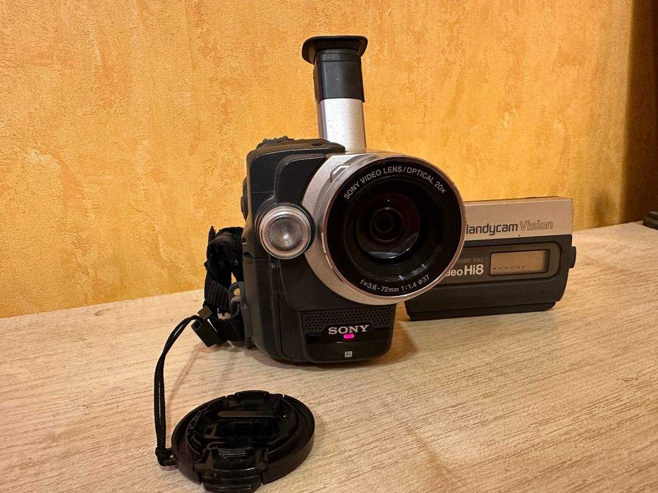 Sony CCD-TRV208E відеокамера