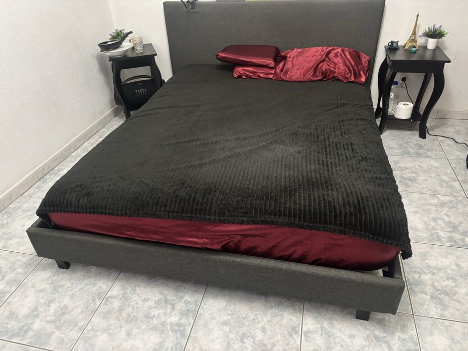 Cama casal ben espacosa
