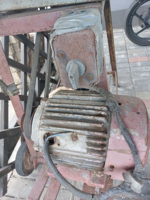 Piła cyrkulatka krajzega na siłę