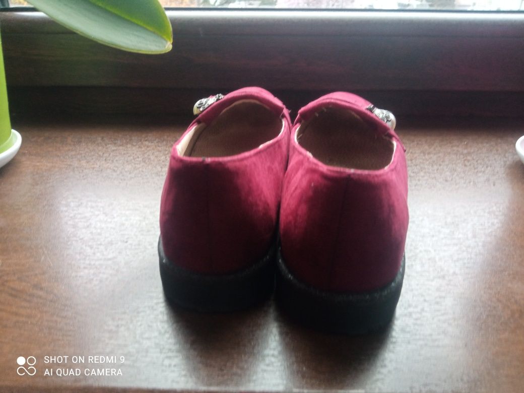 Bordowe buty damskie