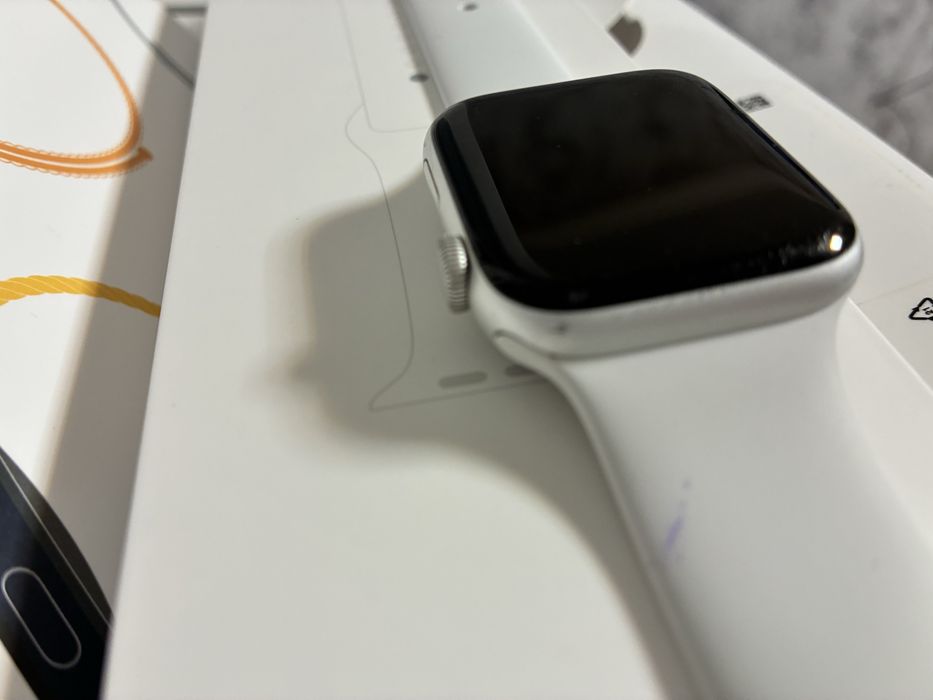 Apple watch se 2 gps 44mm акб 100%