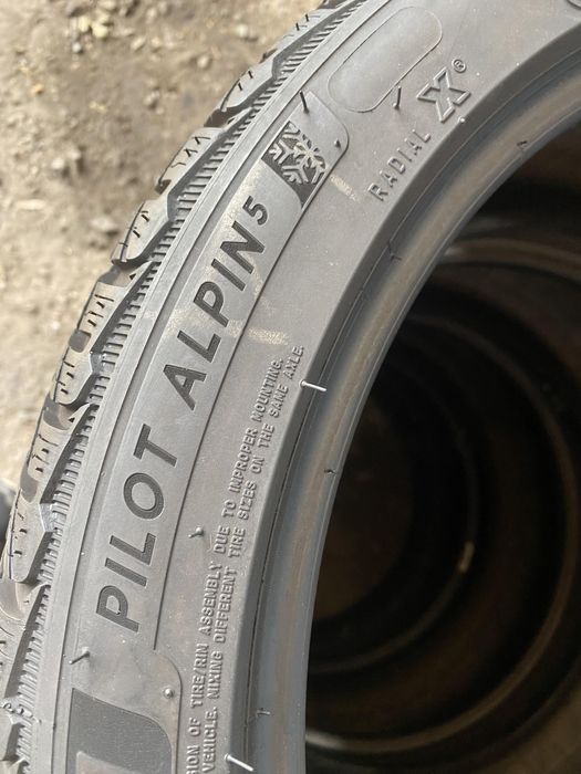 235 40 18 Michelin Pilot Alpin 5 80% Зима 2023 Гарантія