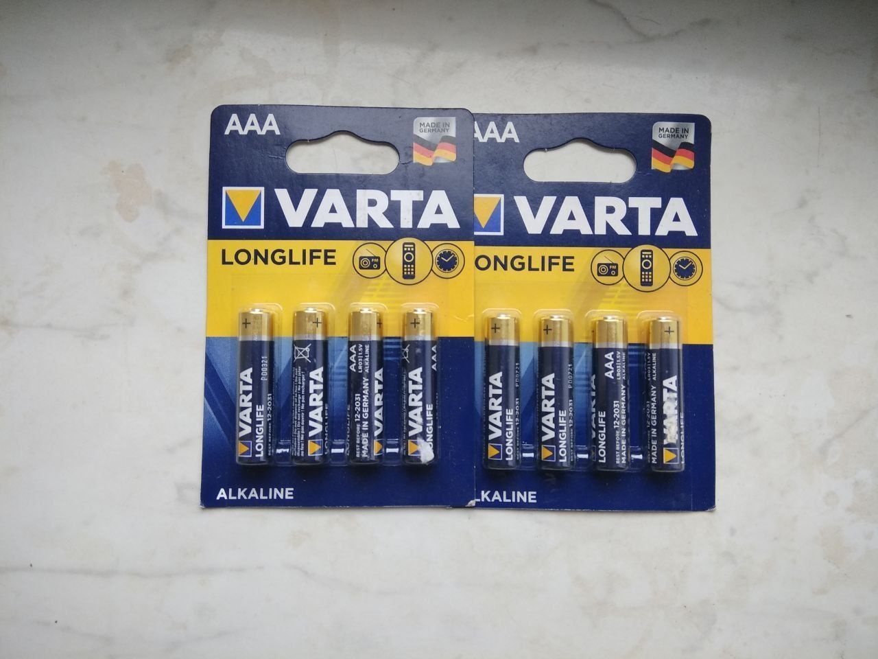 Алкалиновая щелочная батарейка Varta longlife Alkaline размер ААА и АА