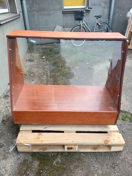 Вітринний прилавок