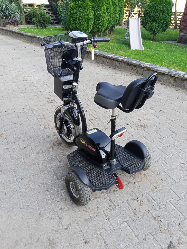 Hulajnoga elektryczna, 3 kołowa