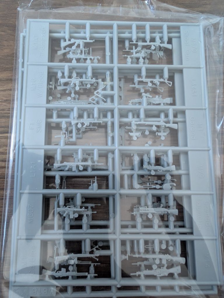 Dragon 3818 Vietnam War Infantry Weapons 1/35 BIAŁY KRUK