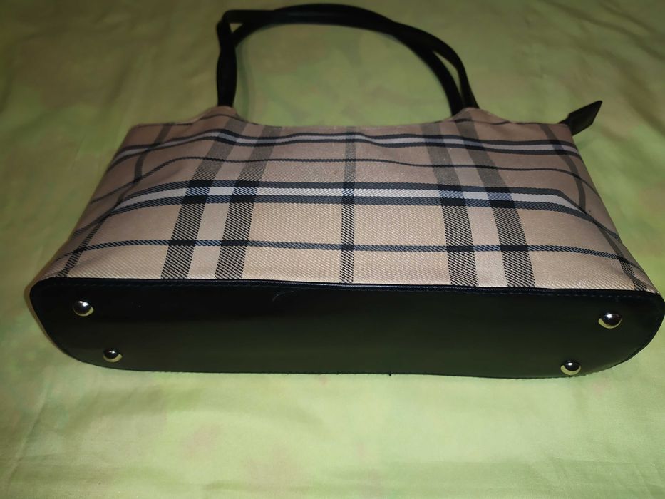 Стильная сумочка в клеточку ручная сумка
