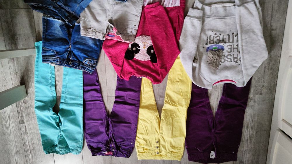 Spodnie, bluzy, spódnice roz 128