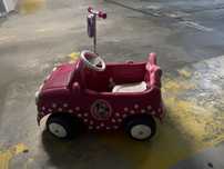 Carro Minnie a Bateria