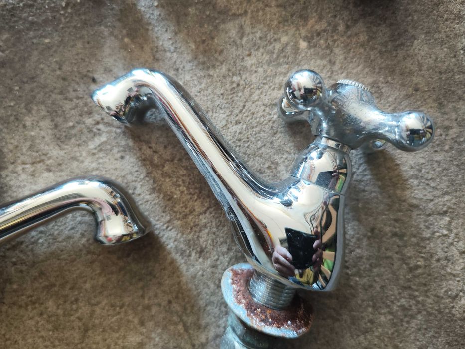 Vendo torneiras de casa de banho da Mamoli