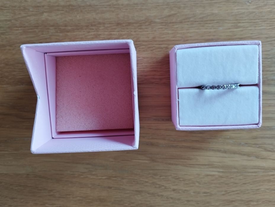 Anel Swarovski - Mulher