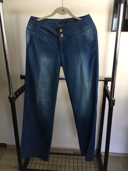 Spodnie jeans Reserved