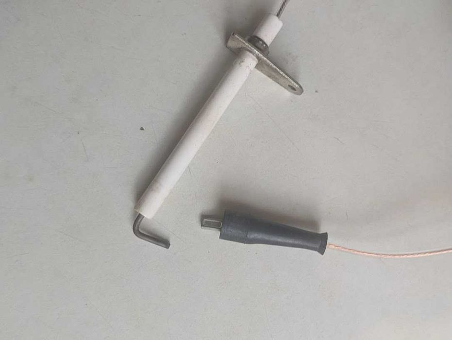 Электрод для газового котла, б/у, в рабочем состоянии
