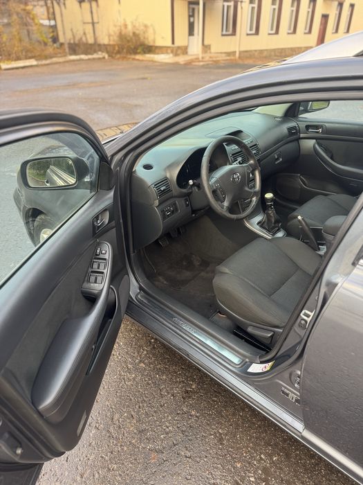 Toyota Avensis 2006р 2,0d мкпп 6ст в ідеальному стані універсал дизель