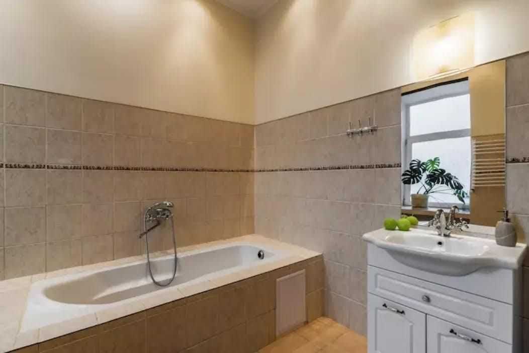 Оренда 2к квартири в Центрі на вул. Котляревського