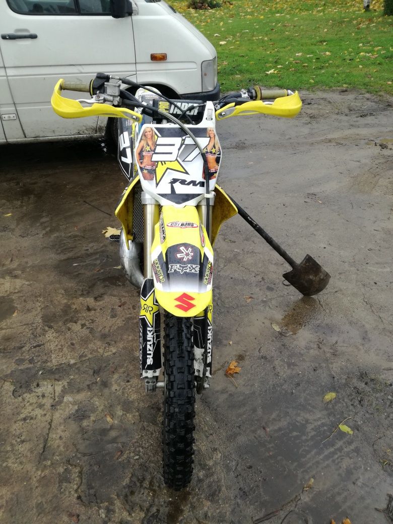 Sprzedam Suzuki RM 125 GRTISY za około 1 tys czytaj opis