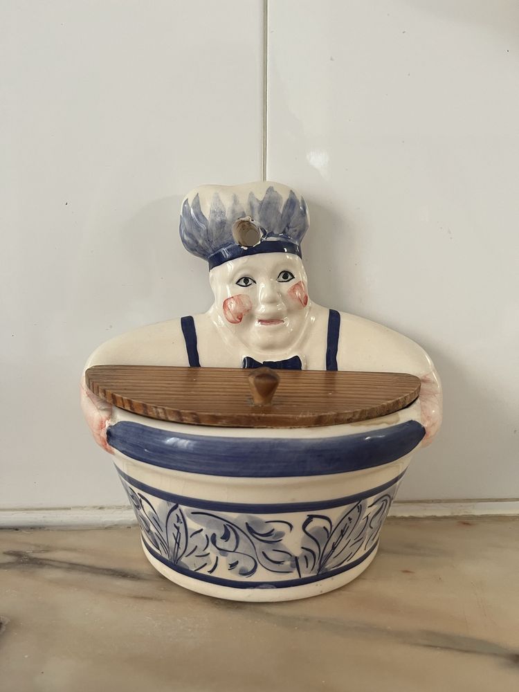 Saleiro de Parede em Louça