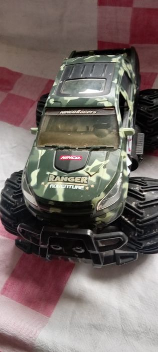 Carros a pilhas e telecomandado