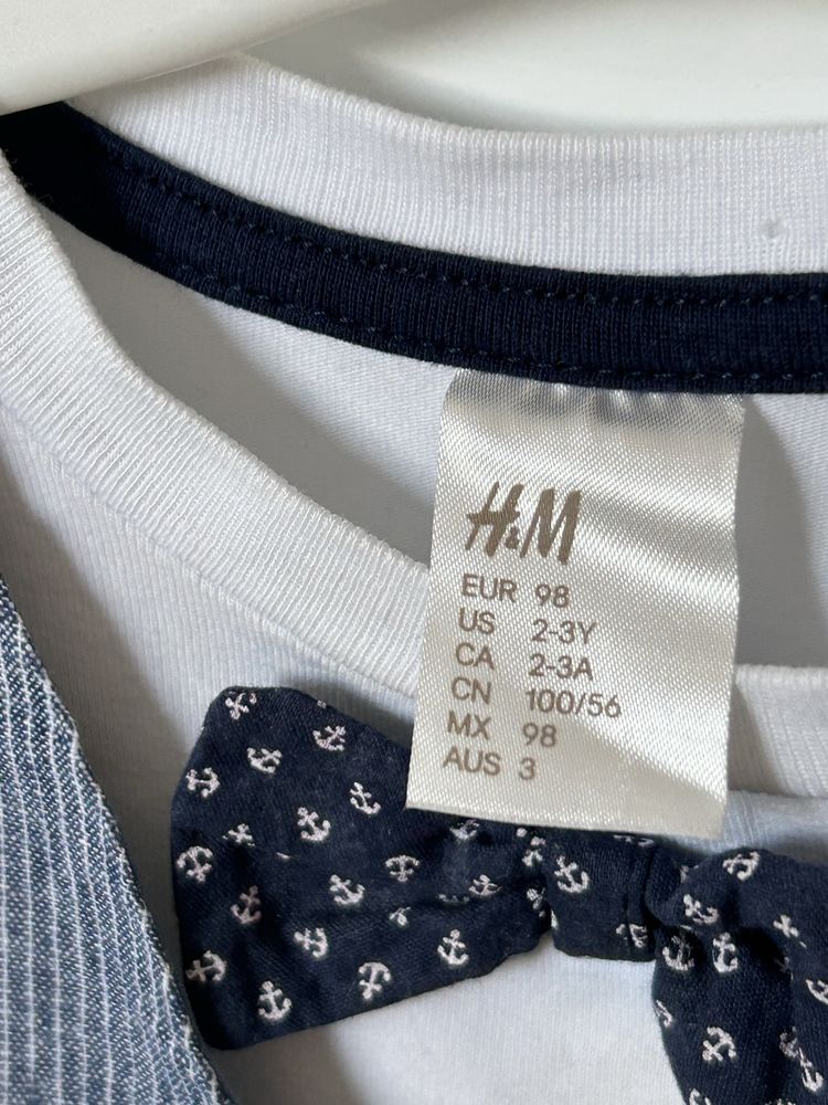 Eleganckie body z kamizelką i muszką r. 98