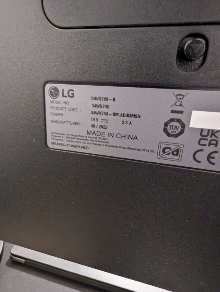 Monitor LG 34WN780-B em estado novo
