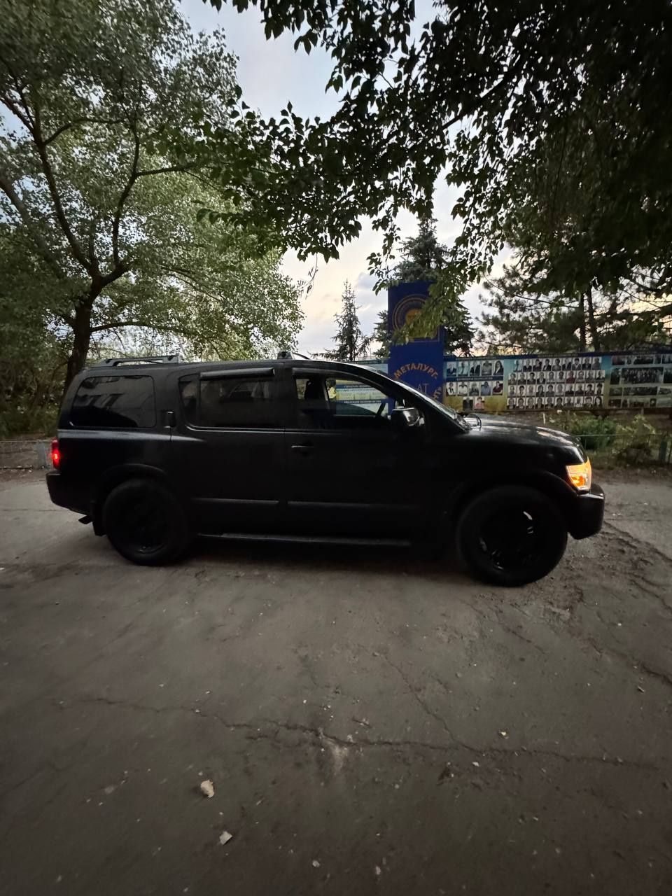 Продам машину infiniti QX56