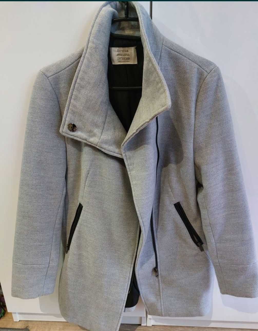 Płaszcz firmy Bershka rozm. M