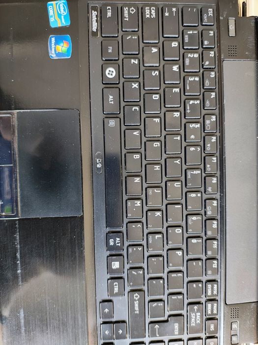 Laptop Toshiba satellite r830-131