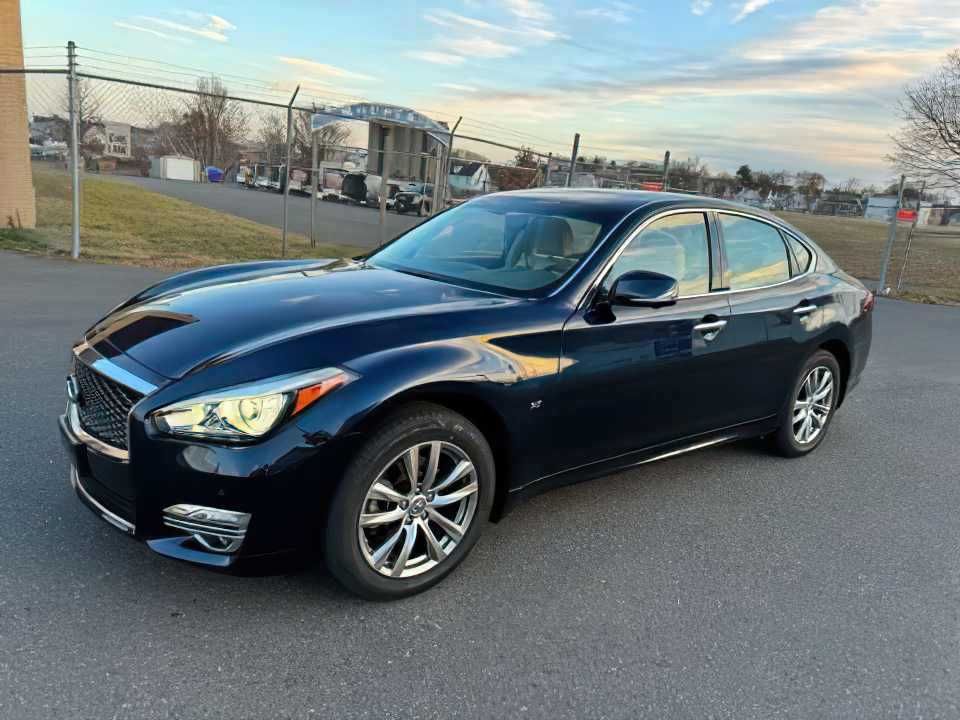 2018 Infiniti Q70